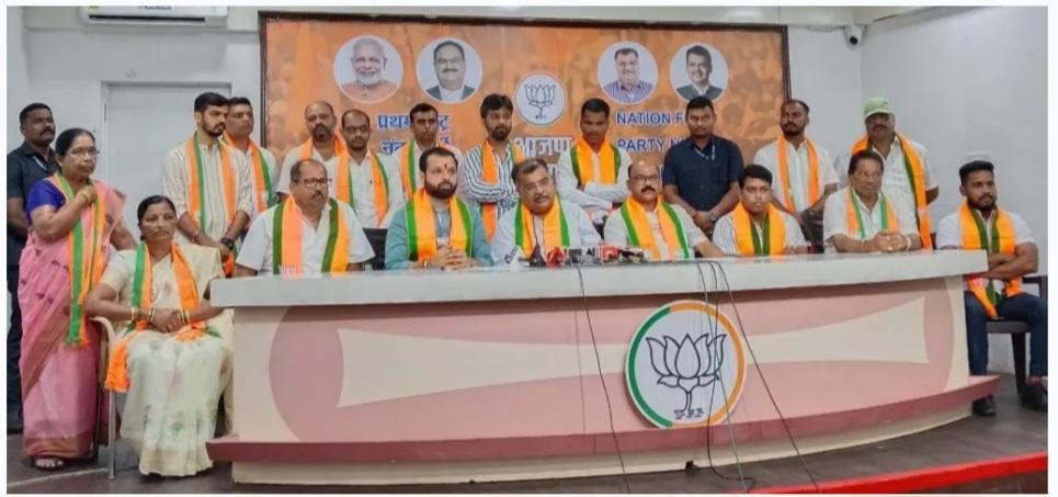 You are currently viewing वैभव नाईकांच्या विशेष मर्जीतील पदाधिकाऱ्यांचा भाजपात प्रवेश