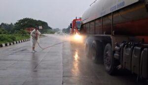 Read more about the article मळगाव ब्रिजवर दुधाच्या टँकरला आग; पोलिसांच्या तत्परतेमुळे टळली दुर्घटना