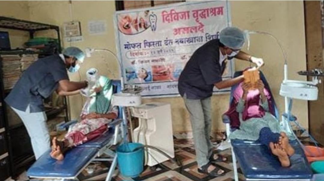 You are currently viewing दिविजा वृद्धाश्रमात डोळ्यांपासून दातांपर्यंत  आरोग्य शिबिरात तपासणी!