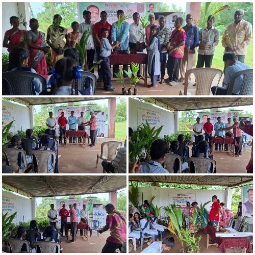 You are currently viewing न्यू इंग्लिश स्कूल ओसरगांव – बोर्डवे येथे शेतकऱ्यांना रोटरी क्लब ऑफ सिंधुदुर्ग सेंट्रल च्या वतीने मोफत वृक्षवाटप कार्यक्रम