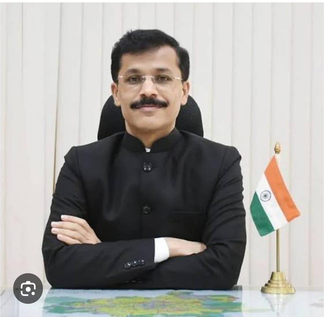 You are currently viewing महसूल पंधरवडा निमित्त प्रशासनातील दीपस्तंभ