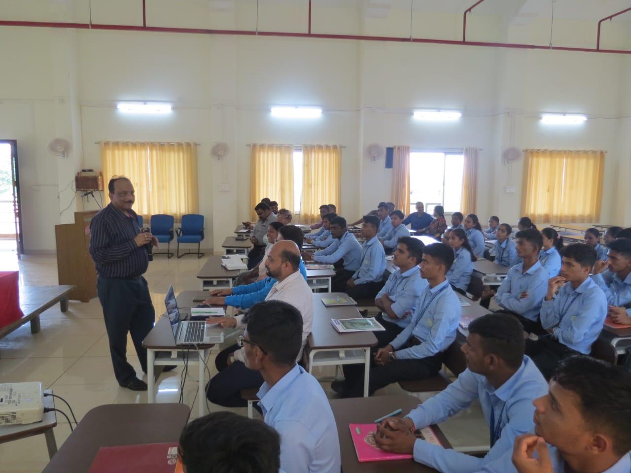 You are currently viewing मुळदे महाविद्यालयात MOOC कोर्सेसबाबत मार्गदर्शन व संवाद सत्र संपन्न