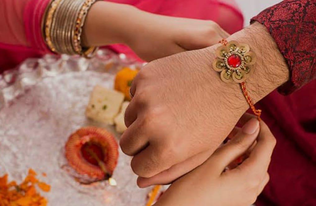 You are currently viewing एक धागा रेशमाचा