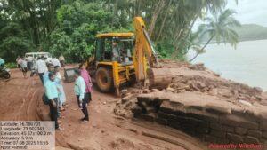 Read more about the article बांदिवडे येथील अनधिकृत वाळूचे सात रॅम उध्वस्त..