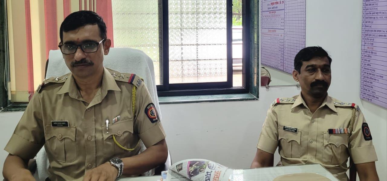 You are currently viewing सावंतवाडीत वाहतूक कोंडी आणि सणाच्या पार्श्वभूमीवर पोलिसांचा पुढाकार