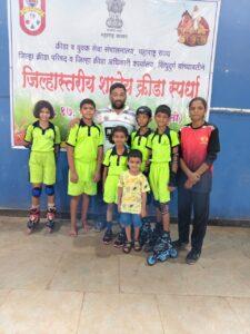 Read more about the article ओरोस येथील जिल्हा क्रीडा संकुल येथे झालेल्या स्केटिंग स्पर्धेत स्टेपिंग स्टोन ग्लोबल स्कूलच्या विद्यार्थ्यांनी दर्शवली उत्कृष्ट कामगिरी