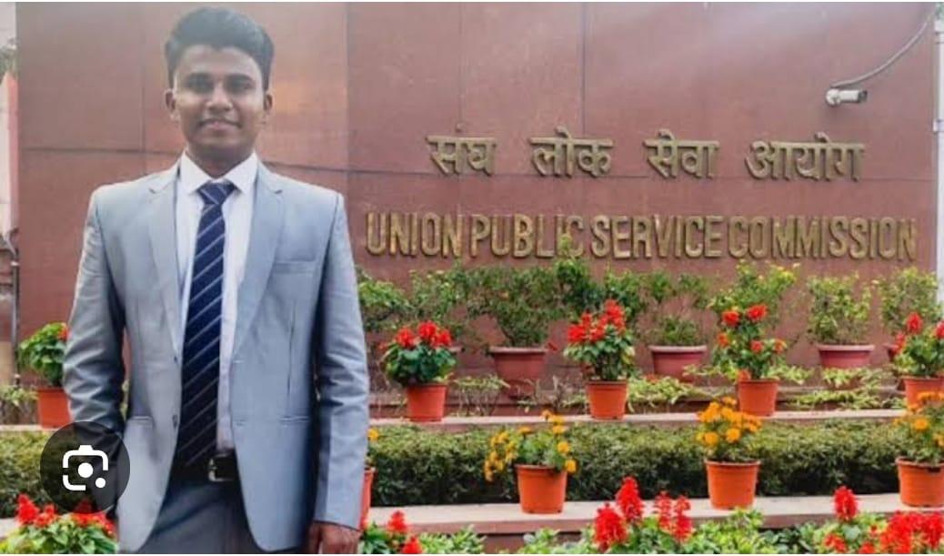 You are currently viewing क्षितिज गुरभेले भावी कॅबिनेट सेक्रेटरी       