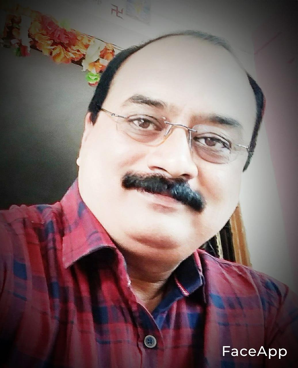 You are currently viewing पहातो रोज आभाळ