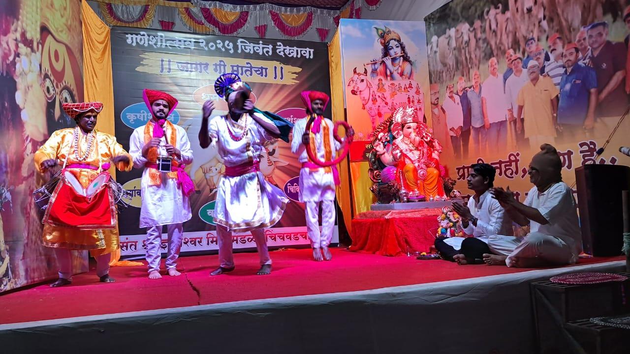 You are currently viewing चिंचवडचा राजा करतोय ‘जागर गोमातेचा’ या जिवंत देखाव्यातून प्रभावी प्रबोधन