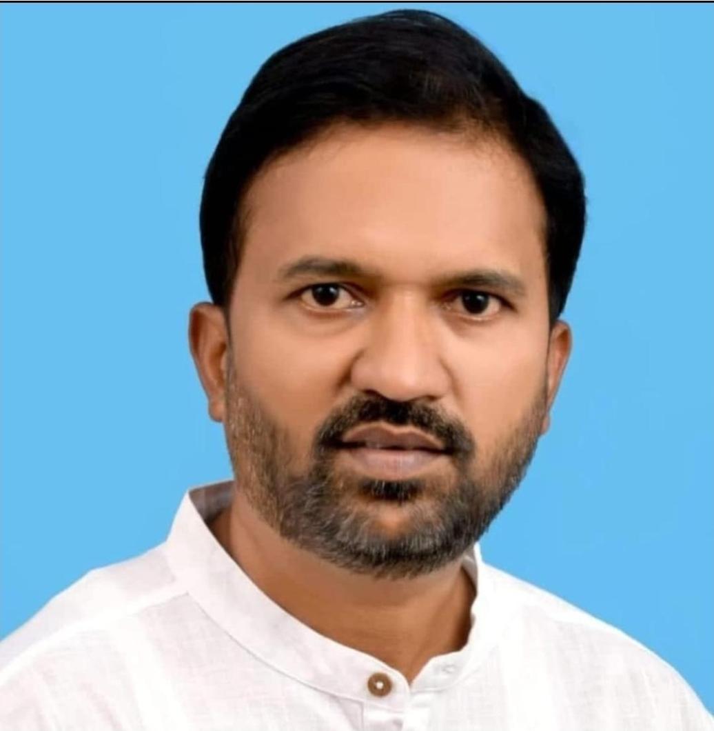 You are currently viewing पालकमंत्री नितेश राणे यांनी कणकवली अवैध मटका धाड प्रकरणी पोलीस निरीक्षक जाधव यांना निलंबित करून सिंधुदुर्ग जिल्ह्यातील अवैद्य धंद्यांचा प्रश्न खरोखरच कायमस्वरूपी निकालात निघेला का