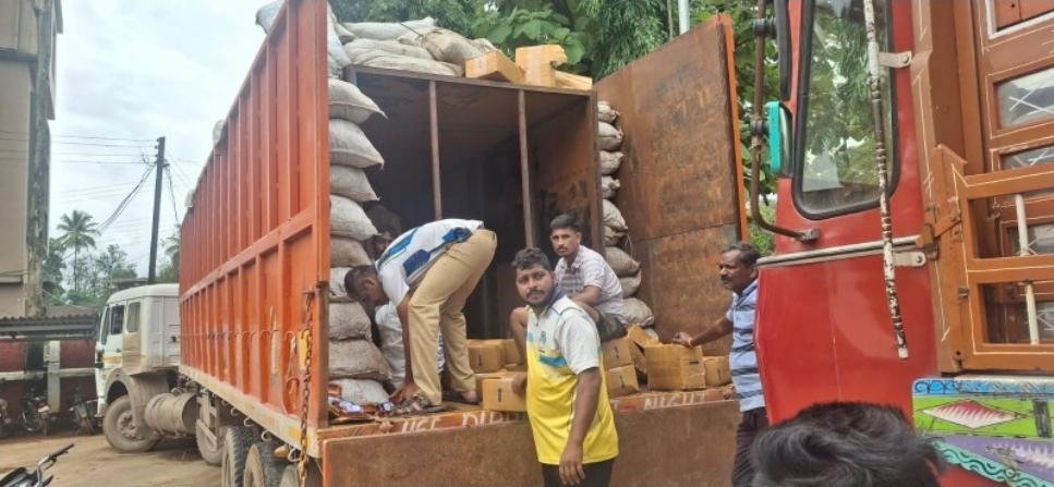 You are currently viewing वैभववाडी पोलिसांची दारू तस्करीवर मोठी कारवाई – ५९.९६ लाखांचा मुद्देमाल जप्त