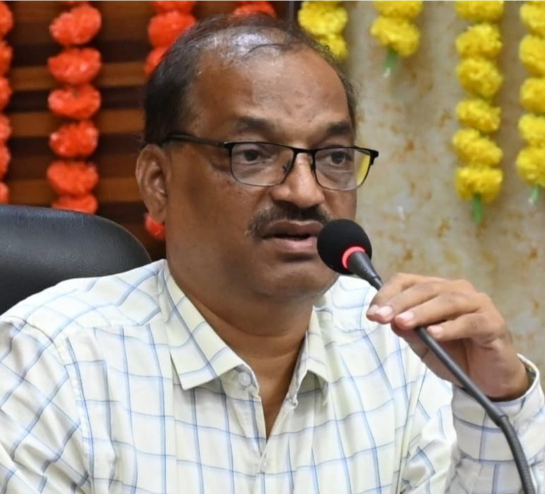 You are currently viewing जिल्हा परिषदेतील ४३४ आरोग्य कर्मचाऱ्यांना सातवा वेतन आयोग लागू…रवींद्र खेबुडकर