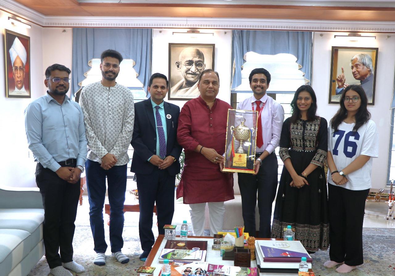 You are currently viewing एमआयटी एडीटी विद्यापीठाने दुसऱ्यांदा पुणे फेस्टिव्हल करंडक जिंकला