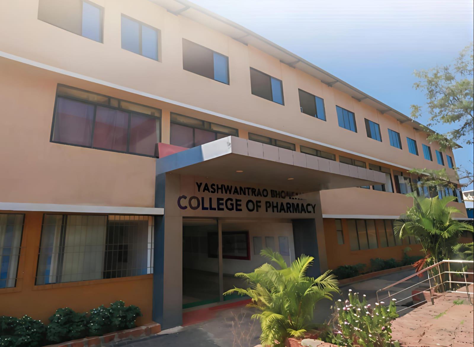 You are currently viewing यशवंतराव भोसले कॉलेज ऑफ फार्मसीला ‘व्हेरी गुड’ मानांकन.