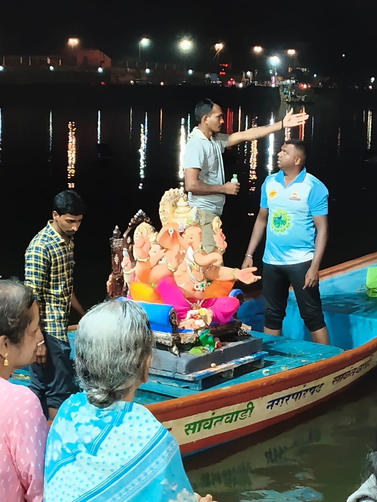 You are currently viewing सावंतवाडीत अकरा दिवसांच्या श्रीगणेशांचे ढोल ताशांच्या गजरात विसर्जन