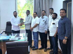 Read more about the article सा. बां. विभागाचे नूतन कार्यकारी अभियंता दिनेशकुमार बागुल यांचे शिवसेना उद्धव बाळासाहेब ठाकरे शिष्टमंडळाने केले अभिनंदन