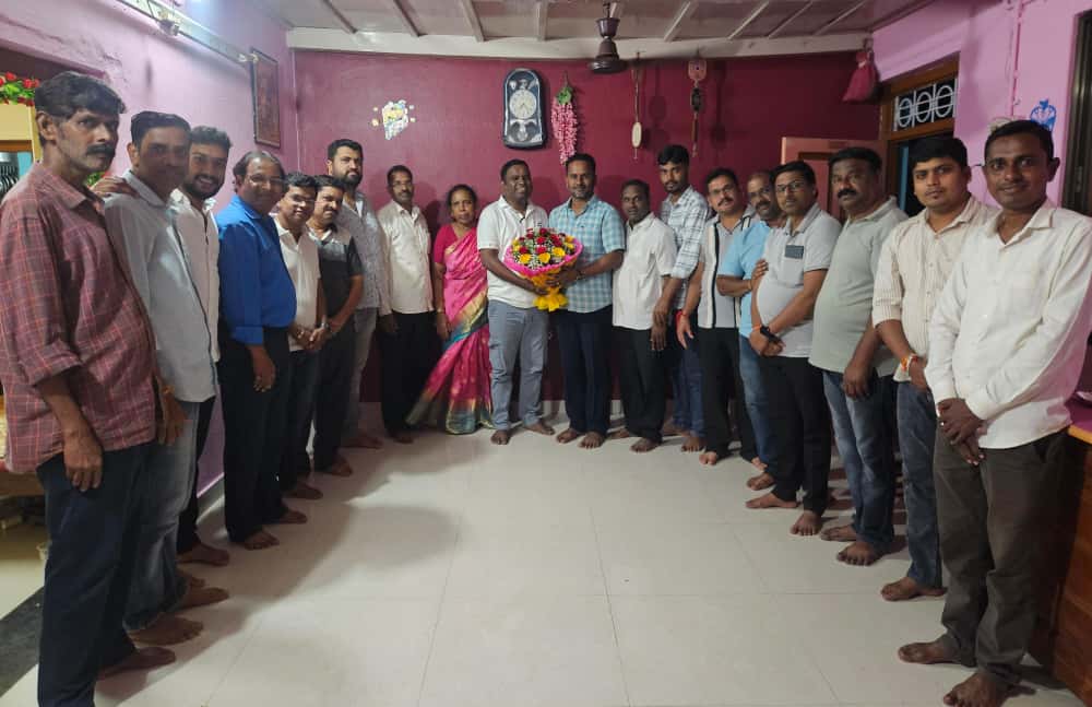 You are currently viewing कलमठ सुपुत्र पराग उकर्डे यांची मुंबई येथे पोलिस निरीक्षक पदी बढती