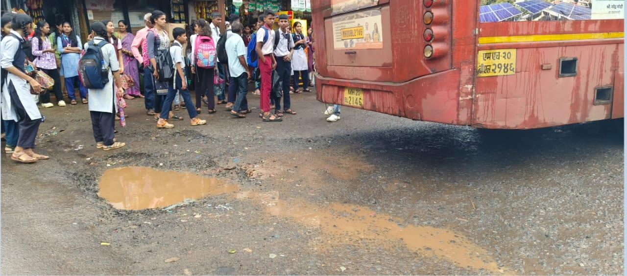 You are currently viewing काय ही अवस्था एसटी महामंडळाची ?