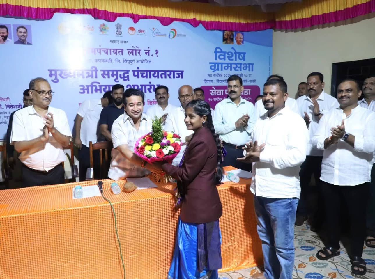 You are currently viewing राष्ट्रीय स्तरावरील NCC कॅडेड नेमबाजी स्पर्धेतील सुवर्ण पदक विजेत्या कु. मनस्या फाले हिचा पालकमंत्री नितेश राणे यांच्या हस्ते सत्कार