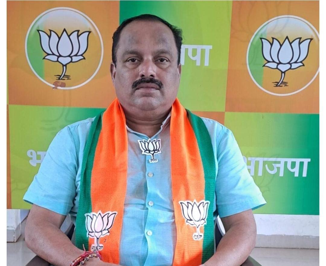 You are currently viewing जनसेवा हिच ईश्वरसेवा मानणाऱ्या भाजपा प्रदेशाध्यक्ष रविंद्र चव्हाण साहेबांच्या सेवाव्रती संघटनानिष्ठ नेतृत्वाच्या आदर्शांवर भाजपाची वाटचाल- प्रसंन्ना उर्फ बाळू देसाई