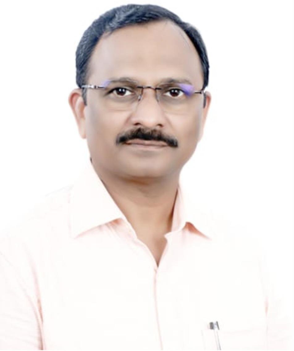 You are currently viewing सार्वजनिक बांधकाम विभागातील उल्लेखनीय कार्यगिरीबद्दल कार्यकारी अभियंता महेंद्र किणी यांना शासनाचा सन्मान