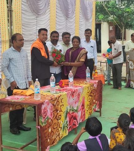 You are currently viewing रेडकर सर विधानपरिषदेत राज्यपाल कोट्यातून असायलाच हवे…