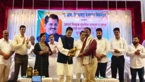 Read more about the article गुरुसेवा सन्मान व विद्यार्थी गुणगौरव सोहळा उत्साहात संपन्न