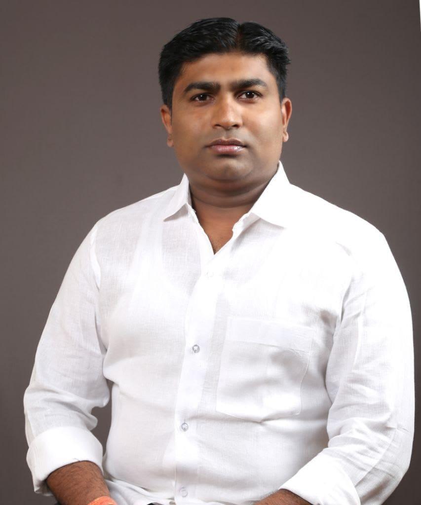 You are currently viewing झाराप अपघात आंदोलन प्रकरणी ॲट्रोसिटीचा गुन्हा; अधिकारी व माजी आमदार आमने-सामने