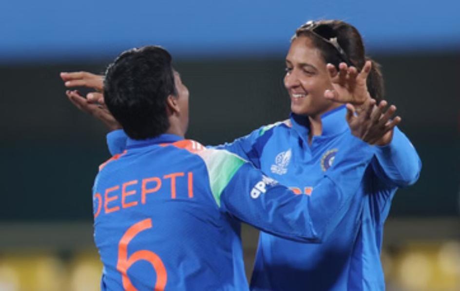 You are currently viewing महिला विश्वचषक २०२५ : भारताच्या मोहिमेला धमाकेदार सुरुवात – दीप्ती शर्माच्या अष्टपैलू कामगिरीमुळे श्रीलंकेवर ५९ धावांनी विजय