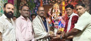 Read more about the article भारत गौरव पुरस्कार प्राप्त लक्ष्मण कदम यांचा लाखे बांधवांकडून सत्कार.