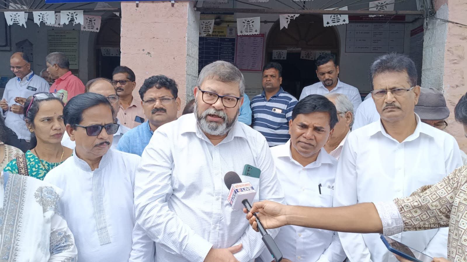 You are currently viewing “कोल्हापूर खंडपीठामुळेच सावंतवाडी उपजिल्हा रुग्णालयाची दुरावस्था पुन्हा ऐरणीवर”…अँड.नकुल पार्सॅकर.