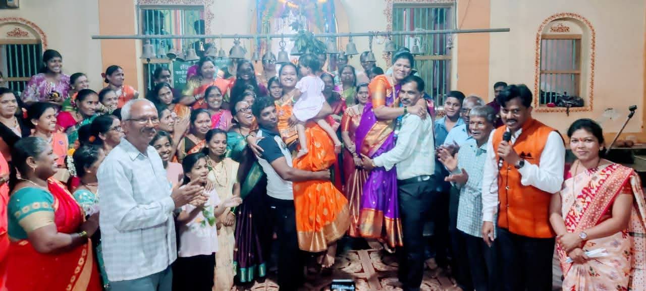 You are currently viewing तळकट येथील पैठणीच्या खेळात आरोही शेटकर विजेती तर मानसी राऊळ उपविजेती