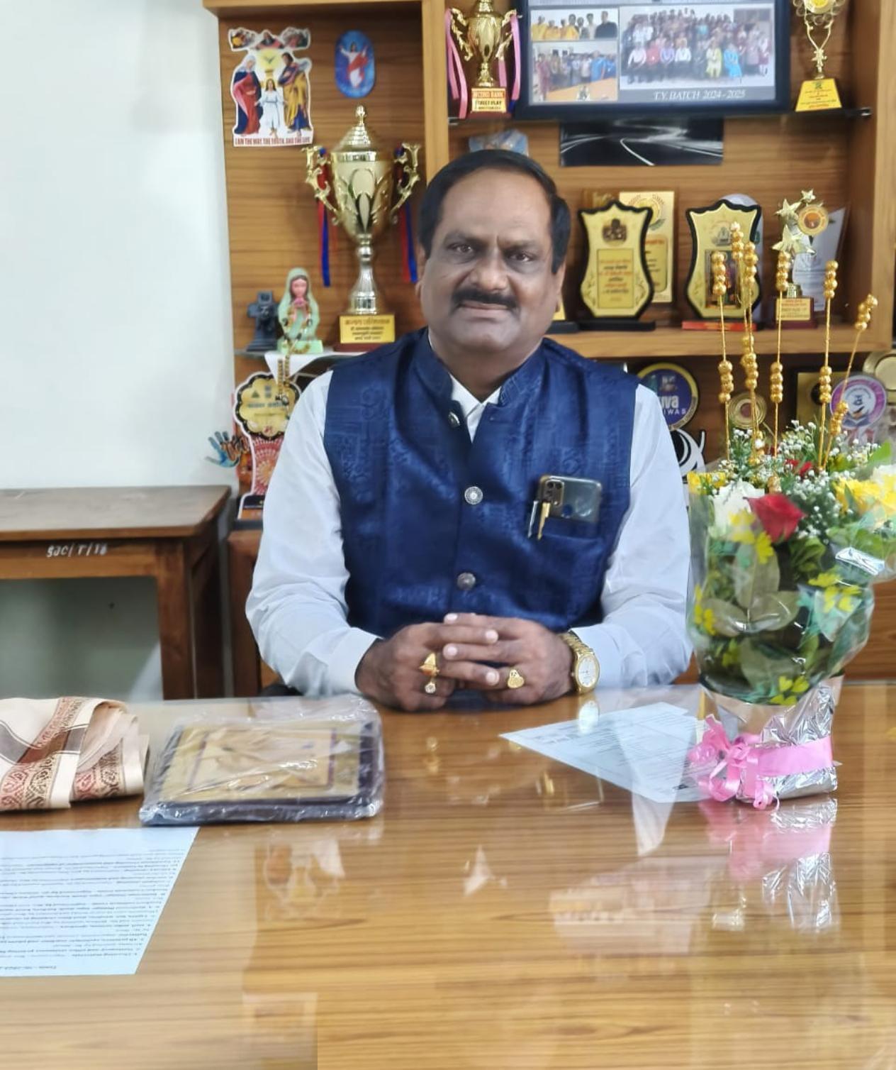 You are currently viewing ज्ञानदीप मंडळाच्या सेंट जोसेफ कॉलेजमध्ये प्रा. डॉ. घोरुडे यांचे स्वागत