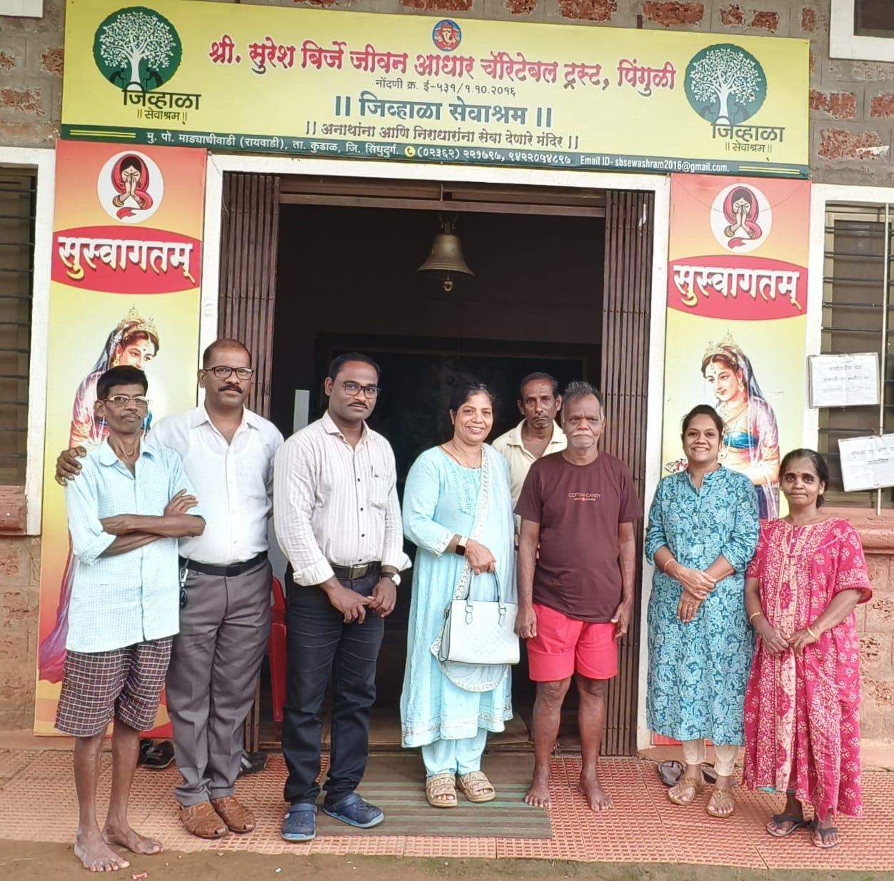 You are currently viewing सामाजिक बांधिलकी प्रतिष्ठानच्या पुढाकाराने शिरोडा येथील निराधार उद्धाला जिव्हाळा सेवाश्रमाचा आधार