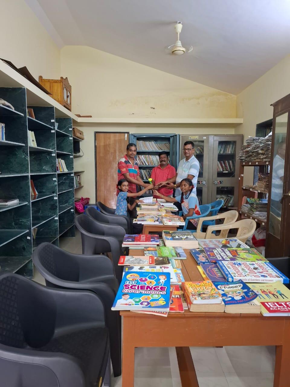 You are currently viewing डॉ. अब्दुल कलाम जयंतीनिमित्त ओसरगांव येथे वाचनप्रेरणा दिन साजरा; ग्रंथप्रदर्शनाला उत्स्फूर्त प्रतिसाद