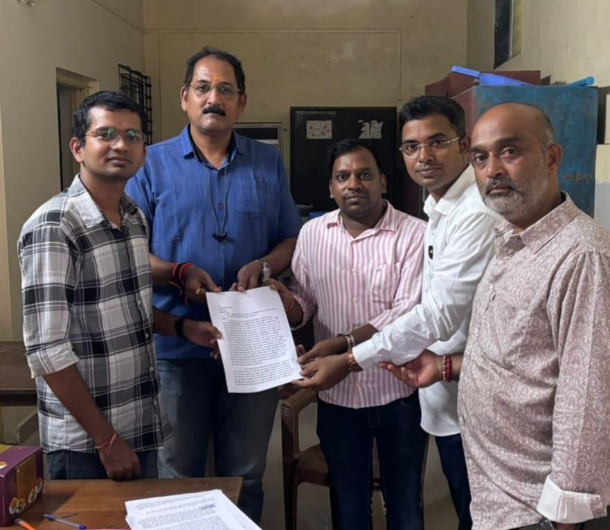 You are currently viewing उड्डाण पुलाखालील रस्ता अधिकृत करा. अन्यथा एकमार्गी जाण्याचे आदेश द्या….