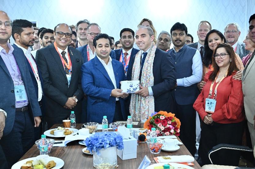 You are currently viewing महाराष्ट्रात सागरी क्षेत्रात गुंतवणूकीसाठी पोषक वातावरण