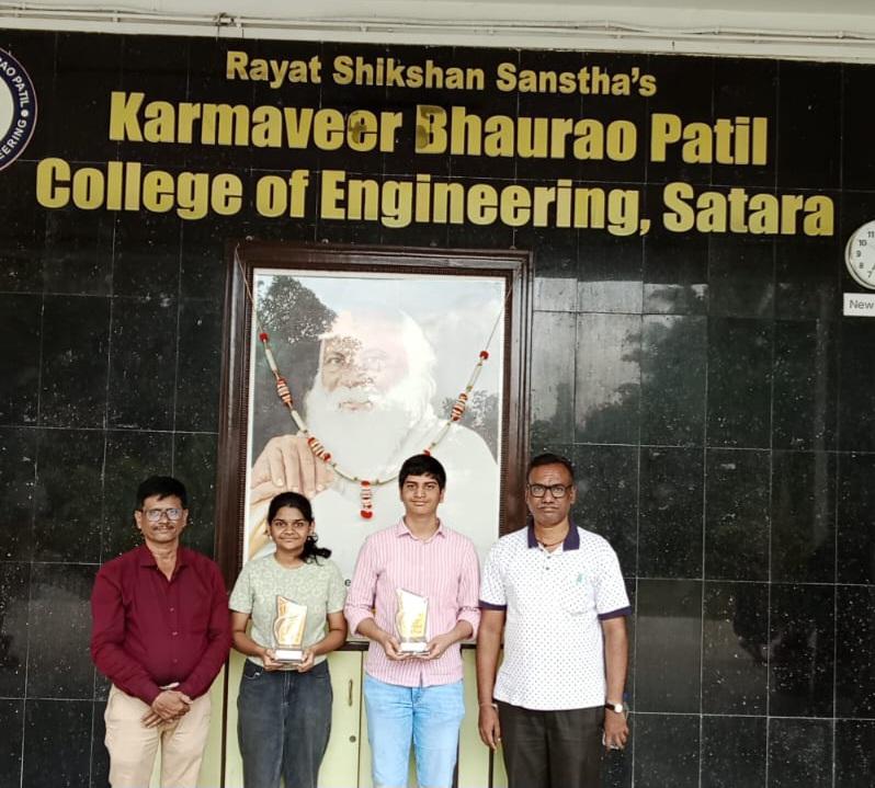 You are currently viewing कणकवलीच्या सुश्रुत नानल आणि मीनल सुलेभावी यांची राज्यस्तरीय बुद्धिबळ स्पर्धेसाठी निवड