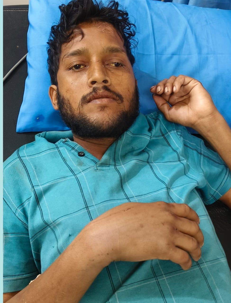 You are currently viewing रुग्णालयात उपचार घेत असलेल्या सालईवाडा येथील युवकाची प्रकृती चिंताजनक नातेवाईकांचा शोध -रवी जाधव