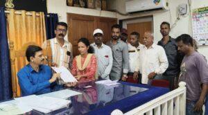 Read more about the article घरकुल बांधकामासाठी लाभार्थ्यांची मागणी तीव्र; तेंडोली ग्रामस्थांचे तहसीलदारांकडे निवेदन