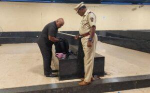 Read more about the article देवगड एस.टी. स्टँडवरील बेवारस काळ्या बॅगेने खळबळ