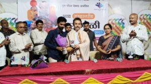 Read more about the article रंगोली प्रदर्शनासारखे उपक्रम युवकांमध्ये ऊर्जा निर्माण करतात – आमदार निलेश राणे