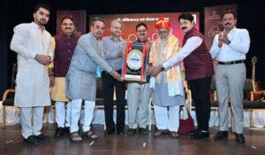 Read more about the article पद्मश्री गिरीश प्रभुणे हे समाजऋषी! – अनिल कवडे