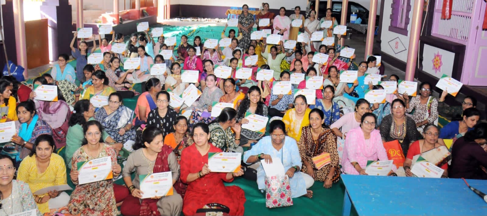 You are currently viewing भाजपा महीला मोर्चा आयोजित मोफत प्रशिक्षण शिबिरात महीलांचा उस्फूर्त प्रतिसाद.