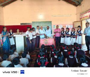 Read more about the article कवी केशवसुत स्मृतिदिनी भगवती हायस्कूल मुणगे येथे ग्रंथदान सोहळा