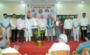 Read more about the article ग्रहण लागण्याच्या काळात लेखकाने प्रश्नच विचारायला हवेत