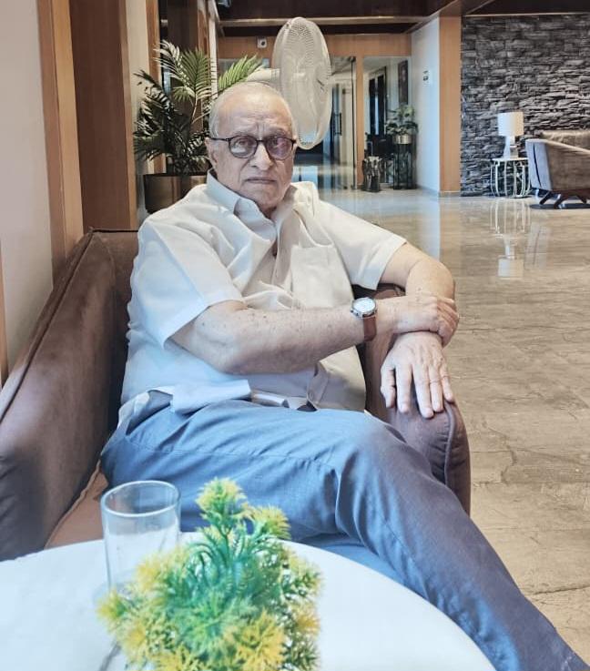 You are currently viewing प्रतिभेचे प्रांजळी स्पर्श