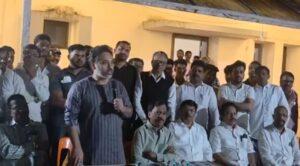 Read more about the article “तडजोड नाही… सरळ लढाई!”