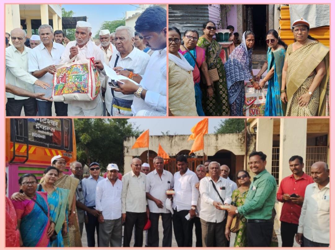 You are currently viewing आनंद जेष्ठ नागरिक संघाचा हात, दिली पूरग्रस्तांना मदतीची साथ