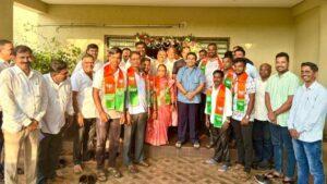 Read more about the article गडीताम्हणे येथील उबाठा पक्षाचे सरपंच, उपसरपंच व शाखाप्रमुख यांचा पालकमंत्री नितेश राणे यांच्या उपस्थितीत भाजपमध्ये प्रवेश